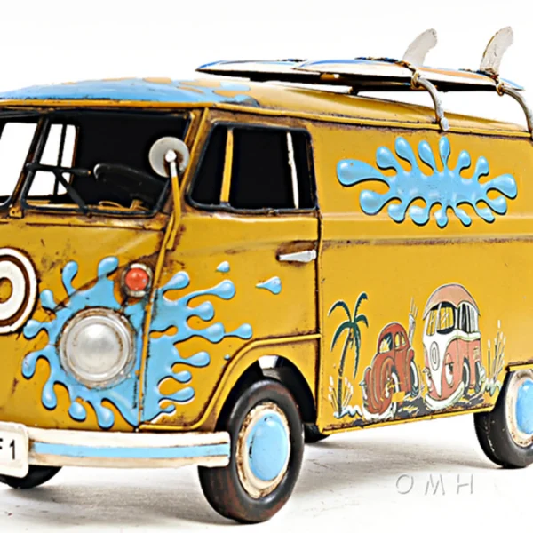 1967 Volkswagen Deluxe Bus Model- 1:18 Scale