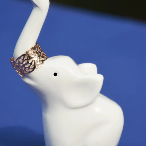 Elephant Ring Holder (White, Aluminum)