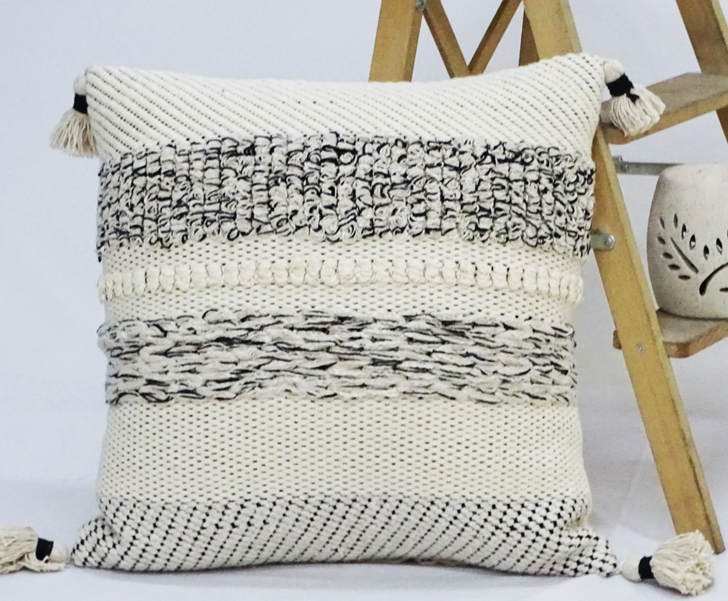 810043922463.0.td_size_1 Chicos Home 22" X 22" Throw Pillow for couch with Tassels - Image 1