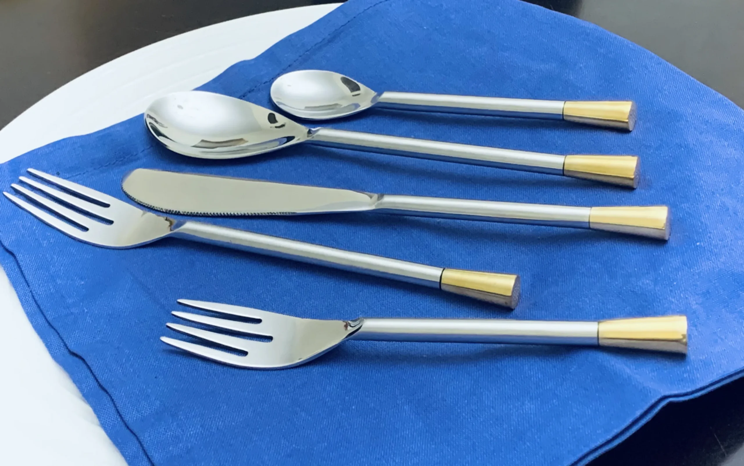 810043922586.0.td_size_1-1.webp Vibhsa 20 Piece Flatware Set, Service for 4 - Image 1
